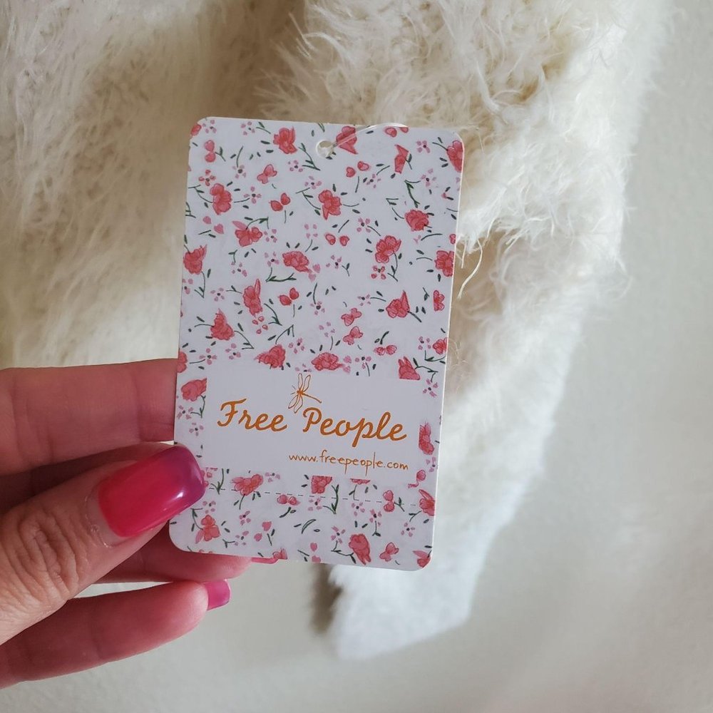 NWT FREE PEOPLE ICING V PULLOVER  SWEATER  L - Picture 8 of 9